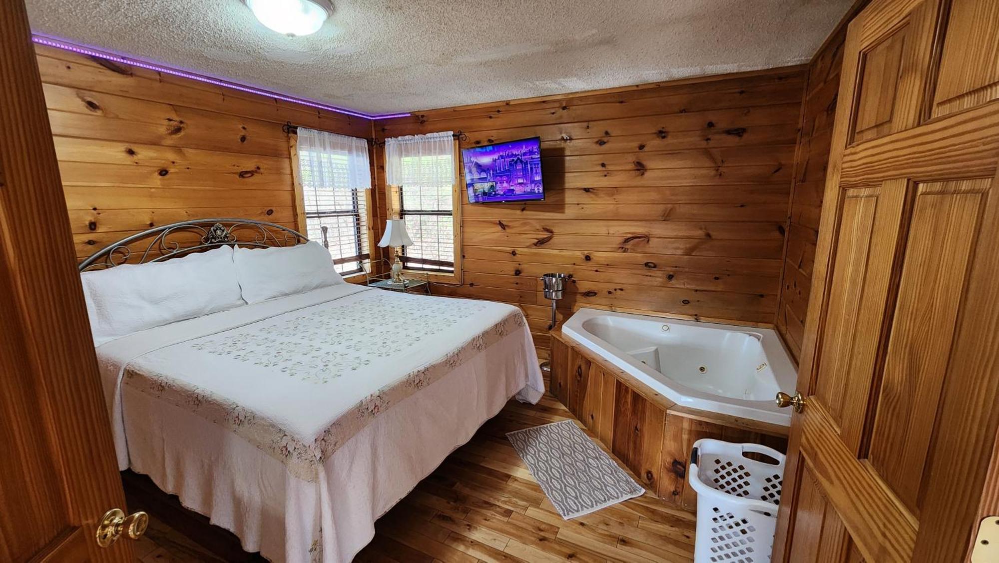 Little Cabin All To Yourself Sevierville Eksteriør billede